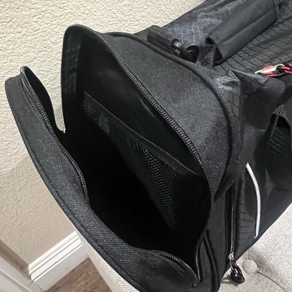 NWOT Toyota Black Duffel Bag by Leeds - Picture 5 of 11